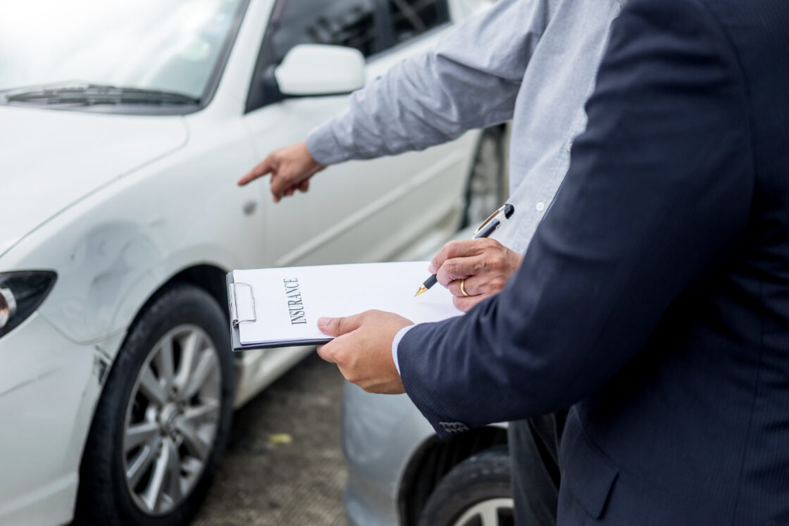  Insurance adjusters